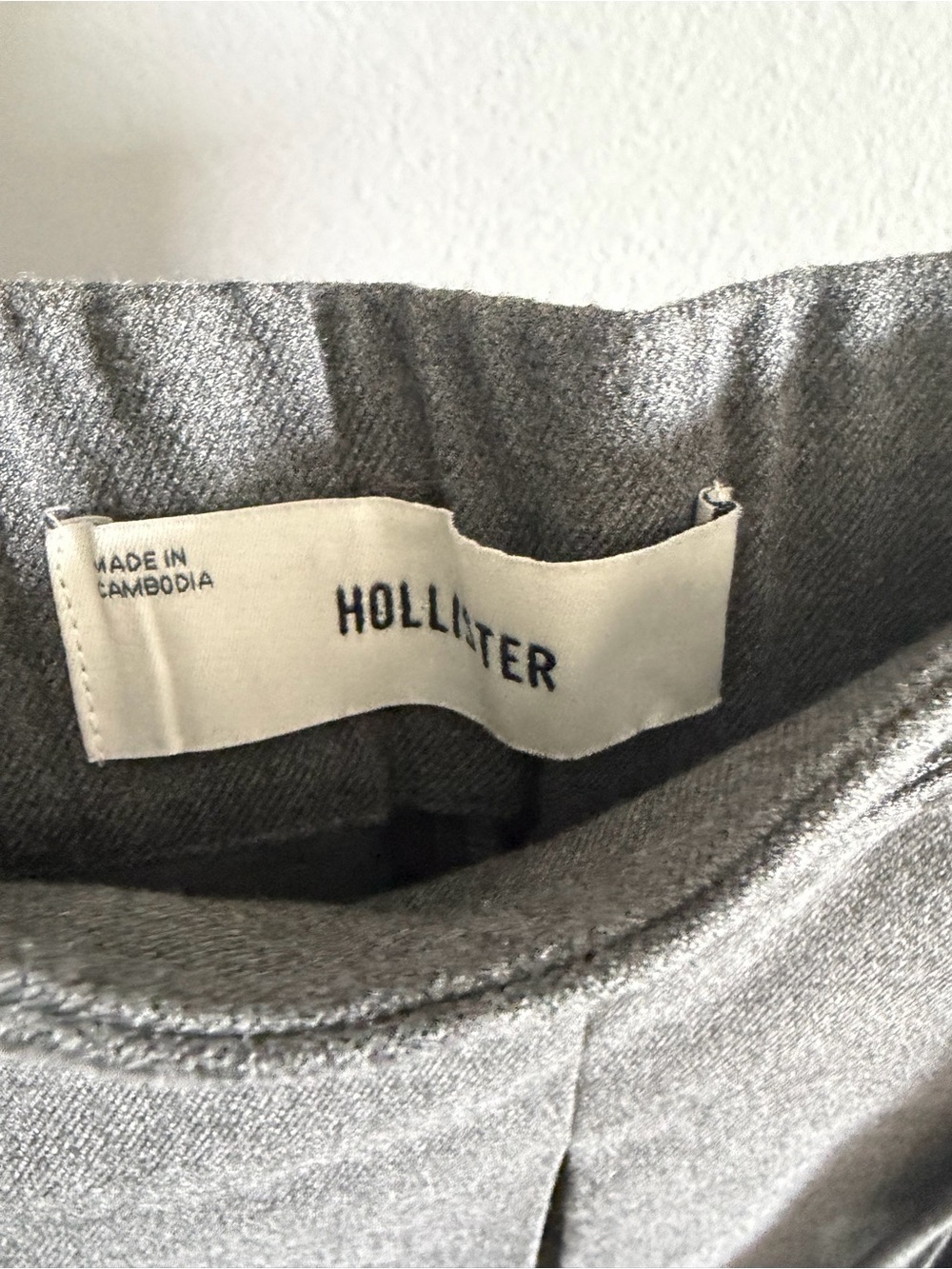 Hollister Charcoal Gray Pleated Skirt - Picture 2 of 2